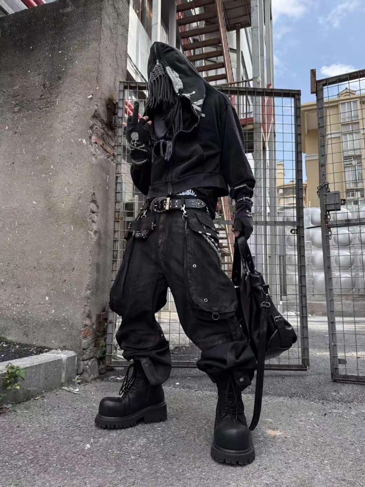 【TH4SWE】Rust Dyed Multi Pocket Flare Cargo Pants