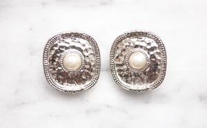 vintage earrings.