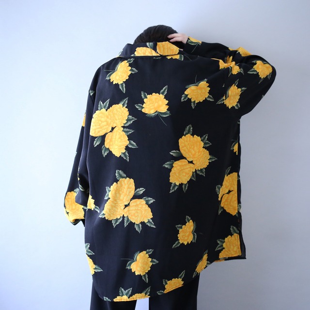 yellow flower art pattern XX loose silhouette black mode shirt