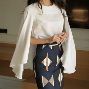 【送料無料】ブラウス 2色 秋 無地 シンプルデザイン 長袖 カジュアル系 きれいめ ラウンドネック 30代 40代 レディースファッション 可愛い お出かけ 女子会 デイリーユース お茶会 お呼ばれ 授業参観 大きめ ゆったり ラージサイズ プラスサイズ ママ服