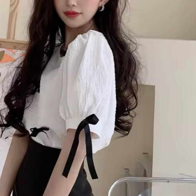 パフスリーブリボントップス