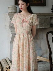 【0024】Ruffle Hem Flower Puff Short Sleeve Dress