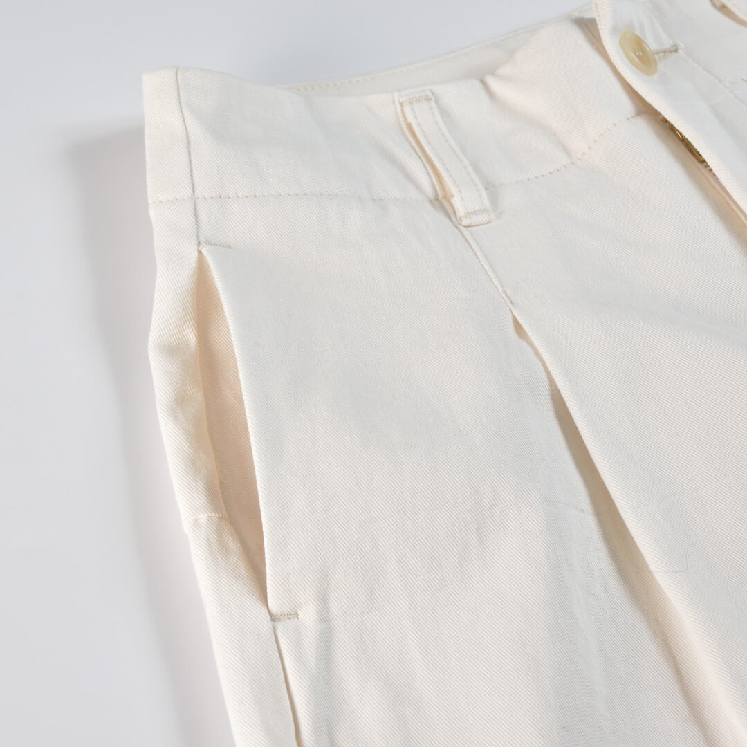 sasanqua by trees サザンカバイツリーズ カツラギバナナトラウザー Banana Trouther・アイボリー 洗練されたシルエットが特徴のパンツです。【送料無料】