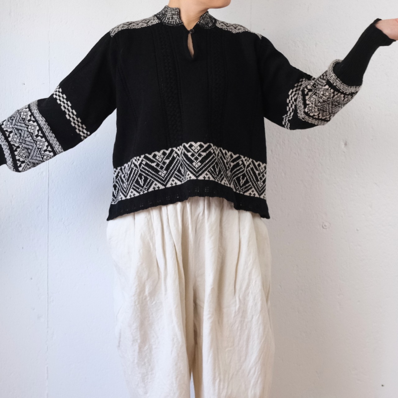 ASEEDONCLÖUD(アシードンクラウド)Seiyako jacquard blouse (off white/black) ジャガードニット