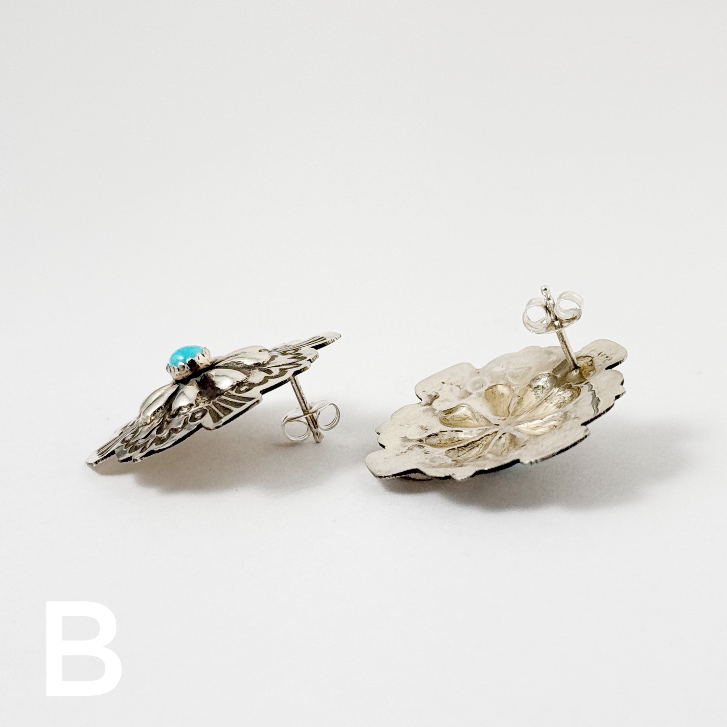 Indian Jewelry》 ターコイズ センター イン コンチョ ピアス | 【公式