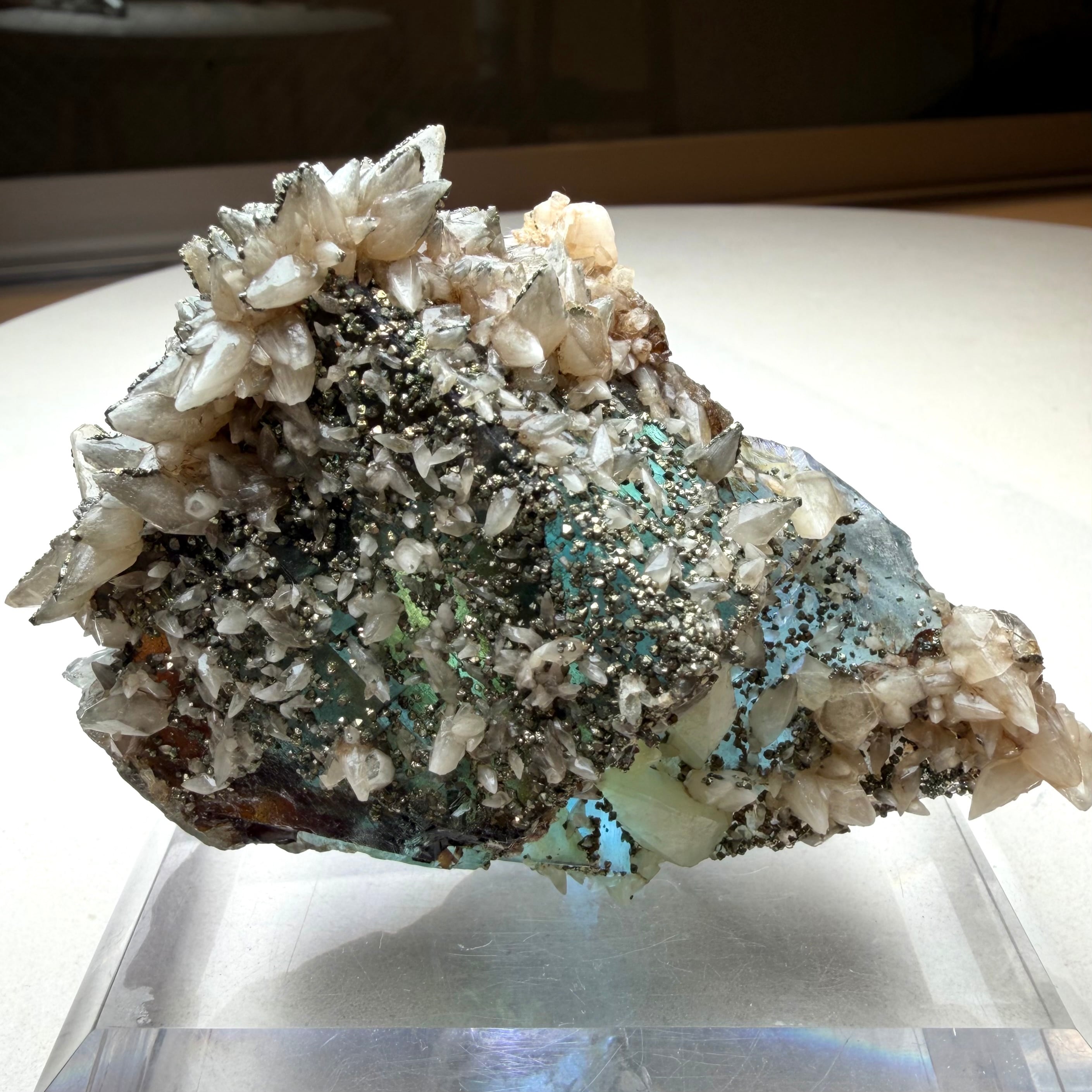 フローライト / カルサイト / マーカサイト【Calcite with Marcasite