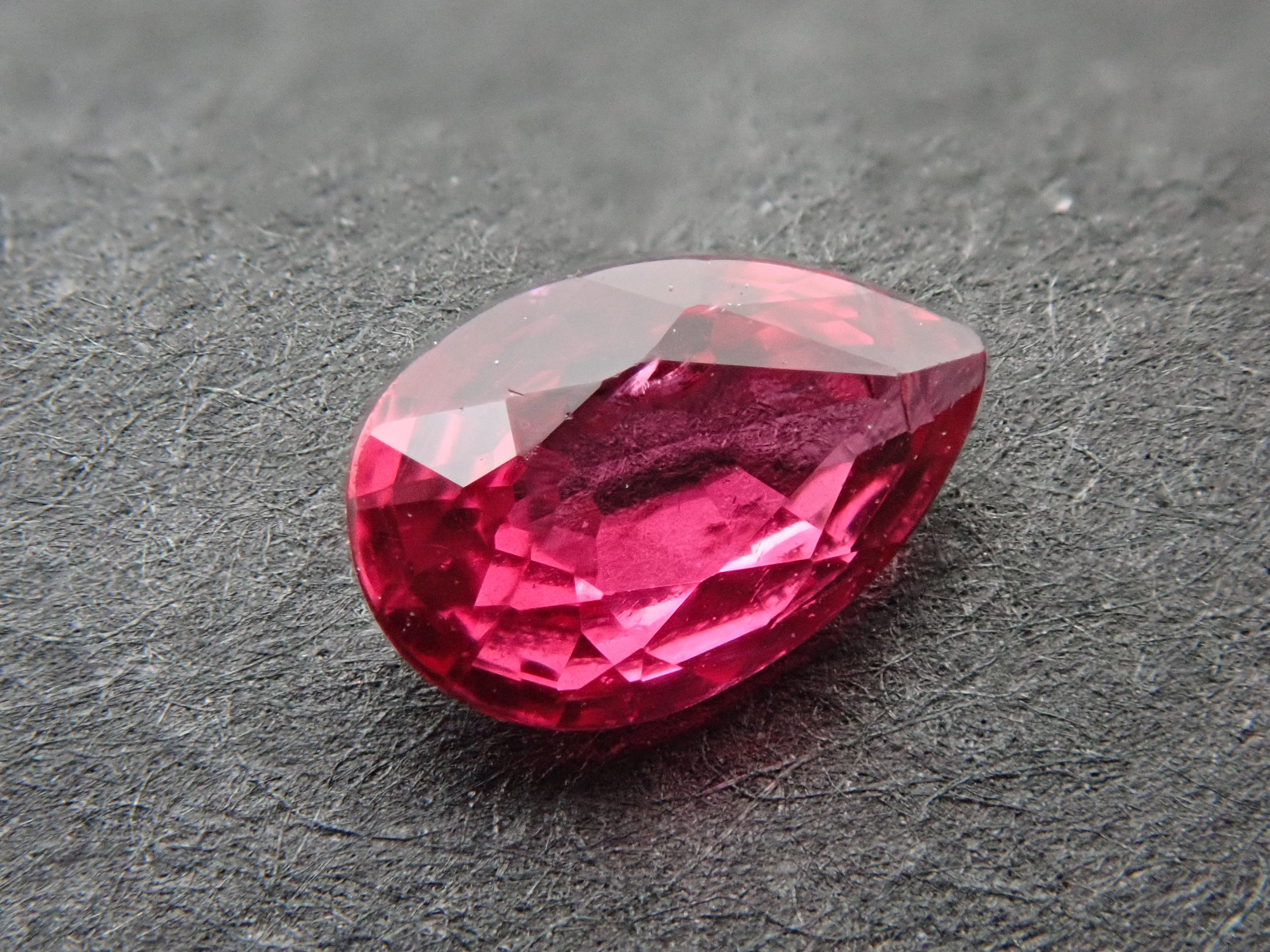 【新商品】ビルマ産レッドスピネル 0.187ct