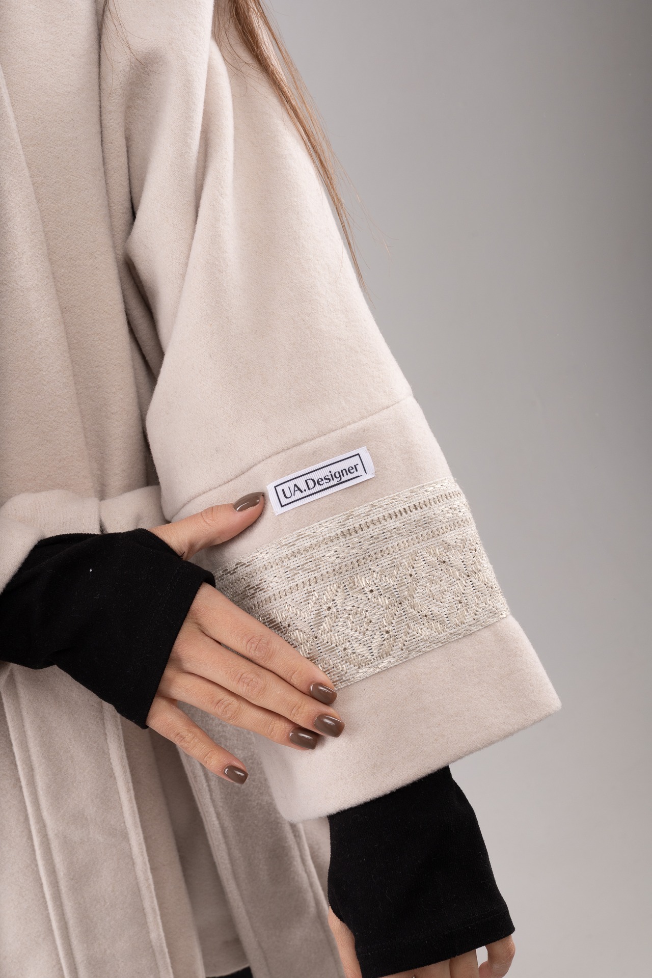 ウクライナ産プレミアムウール100%ジャケットコート（白）平行縫い　シルク手刺繍 - 5