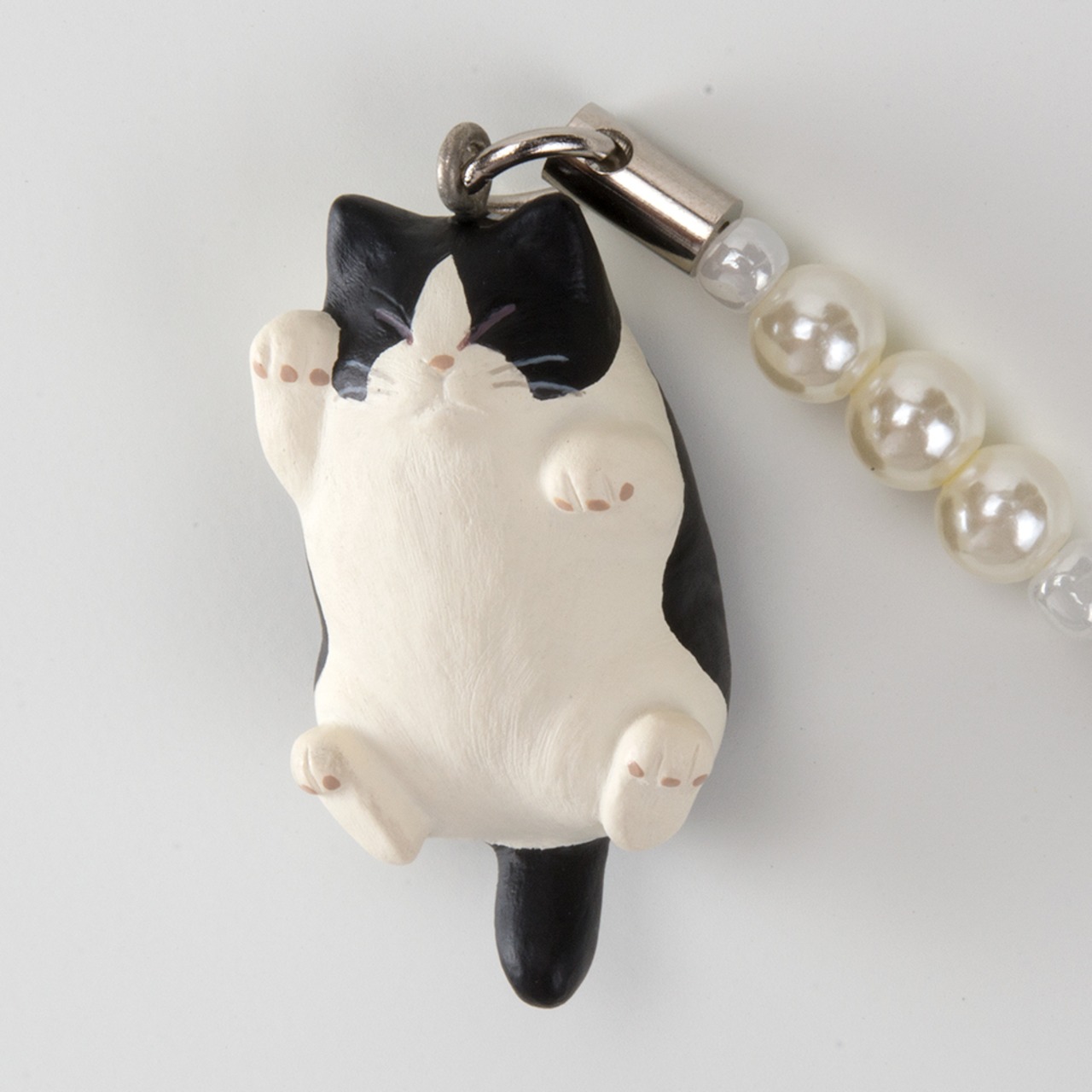 ペットラバーズ 猫どん でぶ猫 黒白 ビーズ ストラップ N-2304
