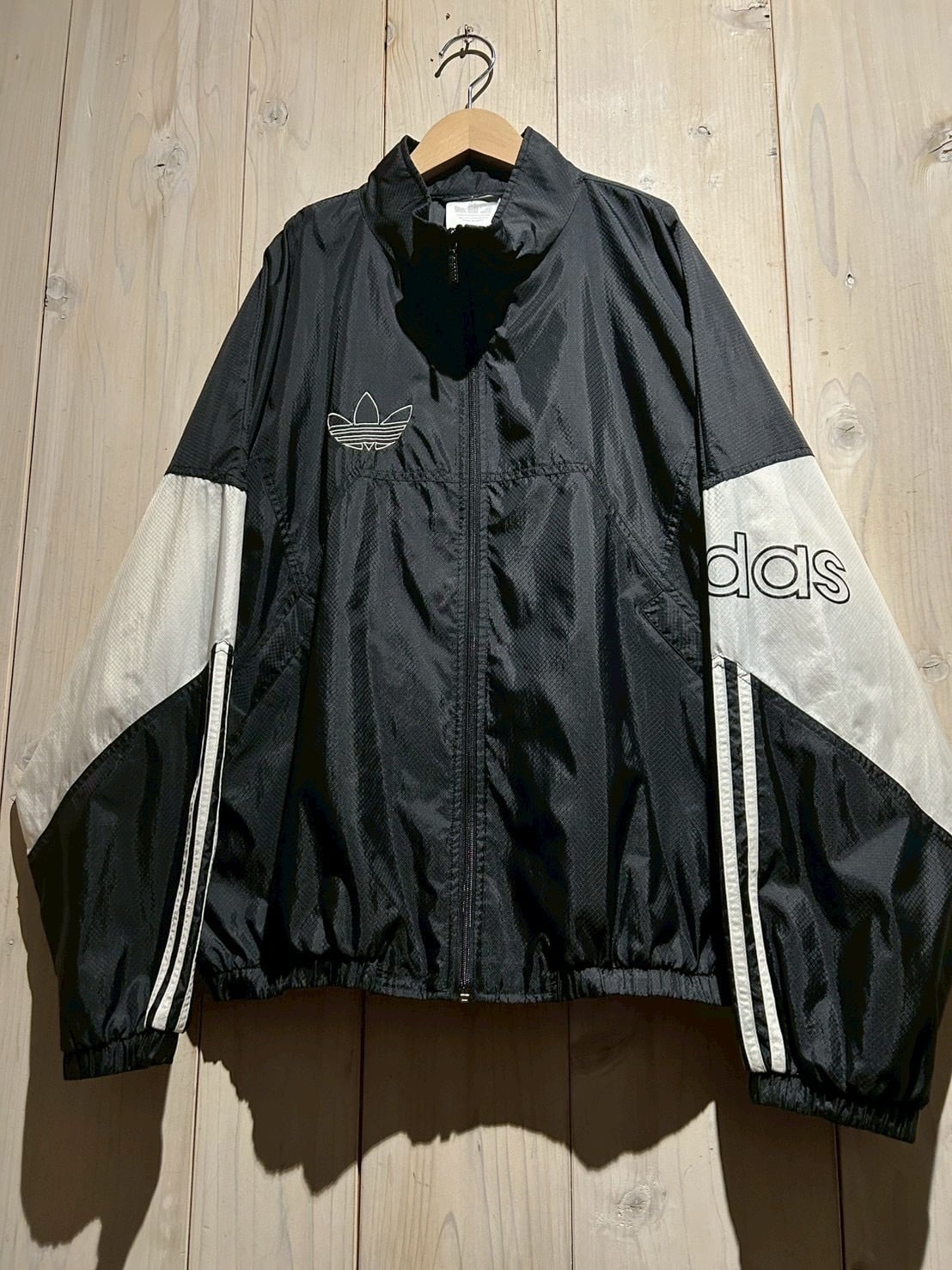 a.k.a.C.a.k.a vintage】80's “adidas”Monotone Vintage Loose Nylon