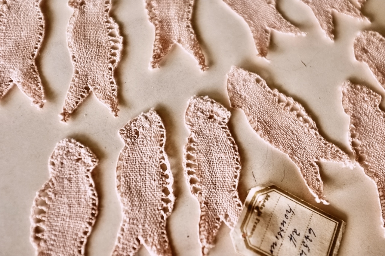 30s フランス リネン 古薔薇色のつばめとボビンレースアップリケ 2p アンティーク