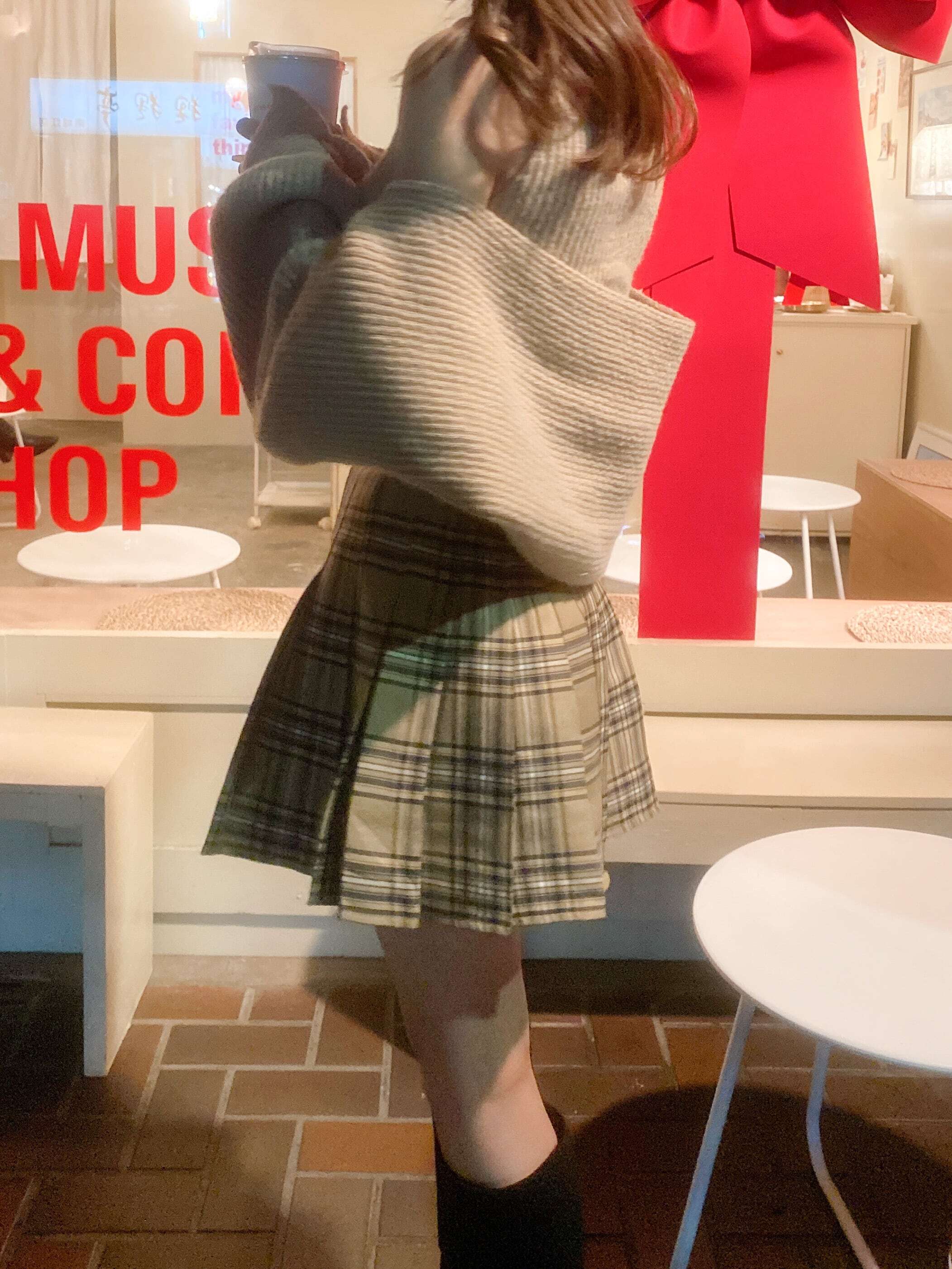 Lumignon ribbon shoulder knit ensemble+apple-en.jp