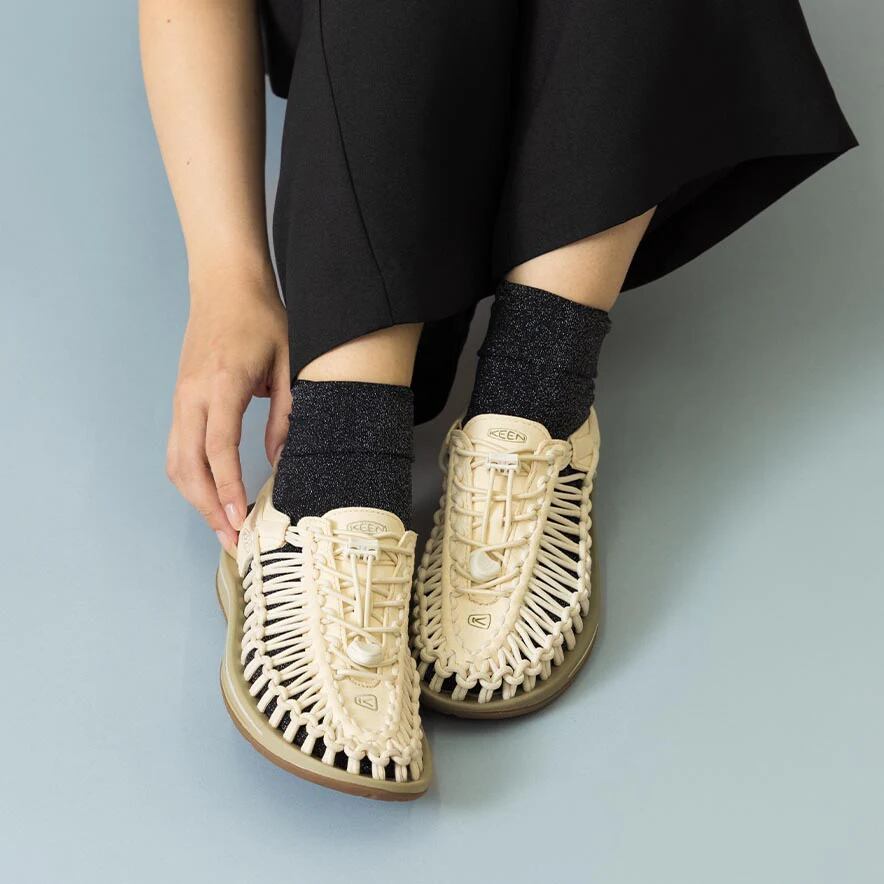KEEN キーン】UNEEK ユニーク ウィメンズ (White Cap/Cornstalk