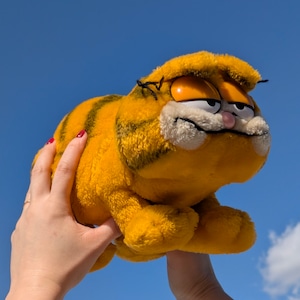 ☆ VINTAGE 1980年代初期 ☆【 Garfield ( ガーフィールド ) 】『 ガーフィールド四つ足立ち 』ぬいぐるみ プラッシュ plush 1980年代年製 〚アメリカン雑貨 アメトイ〛