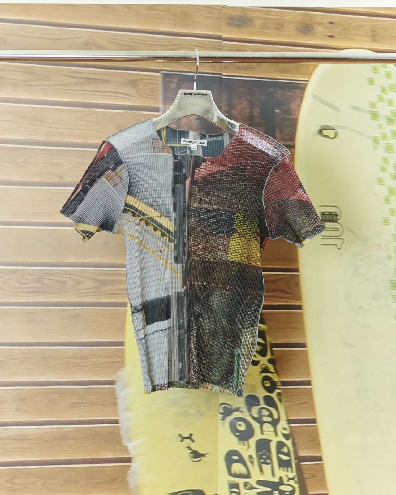 kotohayokozawa - Sheer Graphic Top :Mesh Grid|工場風景グラフィック/軽やかなシアー