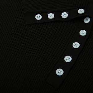 color-button contrast knit　J00348