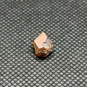 レインボーレインボーガーネット　奈良県天川村産【研磨品】RG005