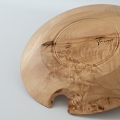 銘木のパン皿｜流れる鉱物の記憶｜栃の木