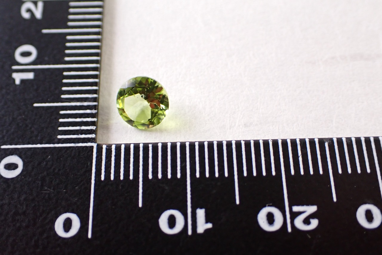 ペリドット　0.76ct　[C5‐620]