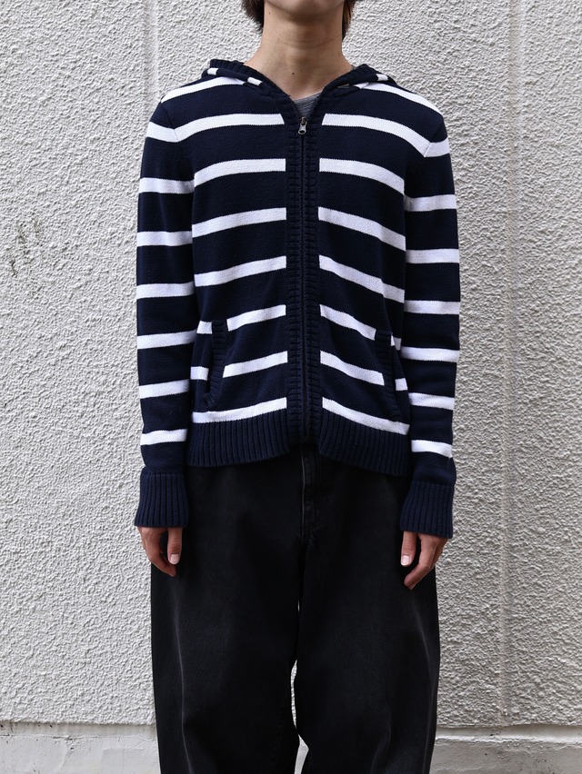 border zip up hoodie