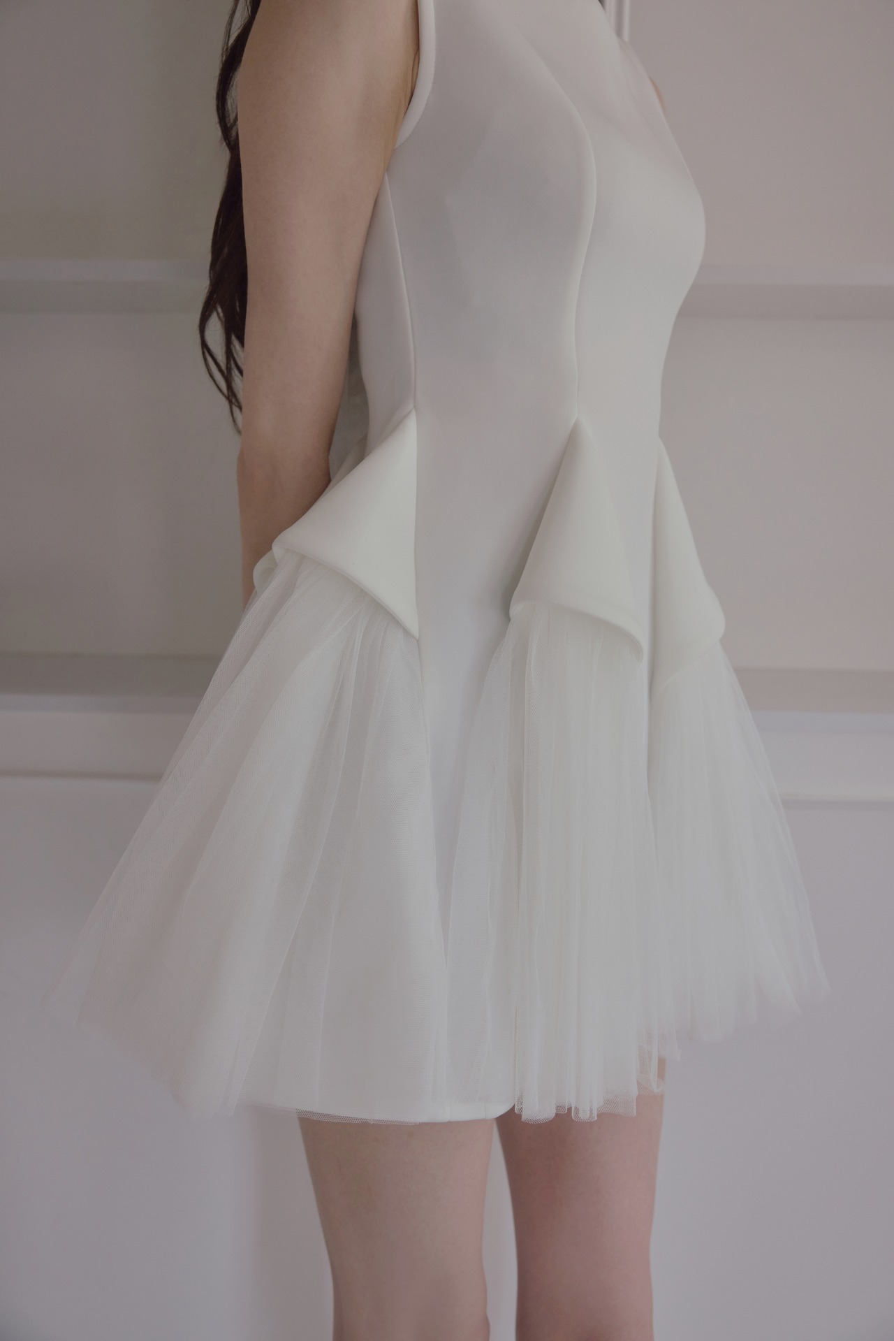 Back ribbon tulle dress