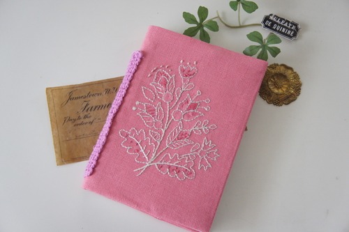 刺繍の手帳カバー(A6サイズ）ピンク