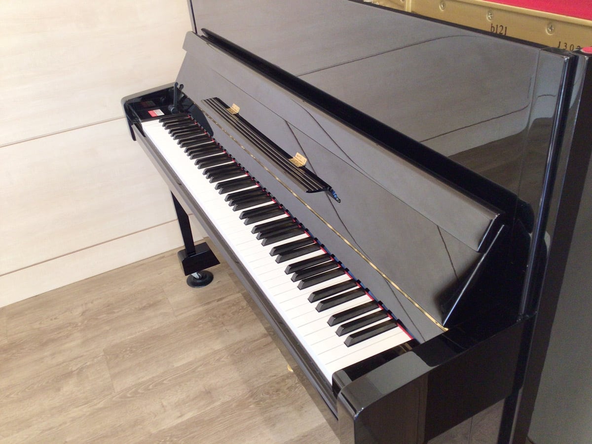 中古ヤマハアップライトピアノ　b121