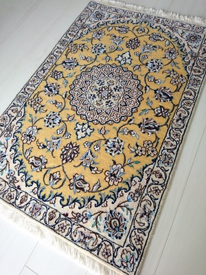 Persian Rug 95x62cm Nain Medallion Yellow Base  ペルシャ絨毯