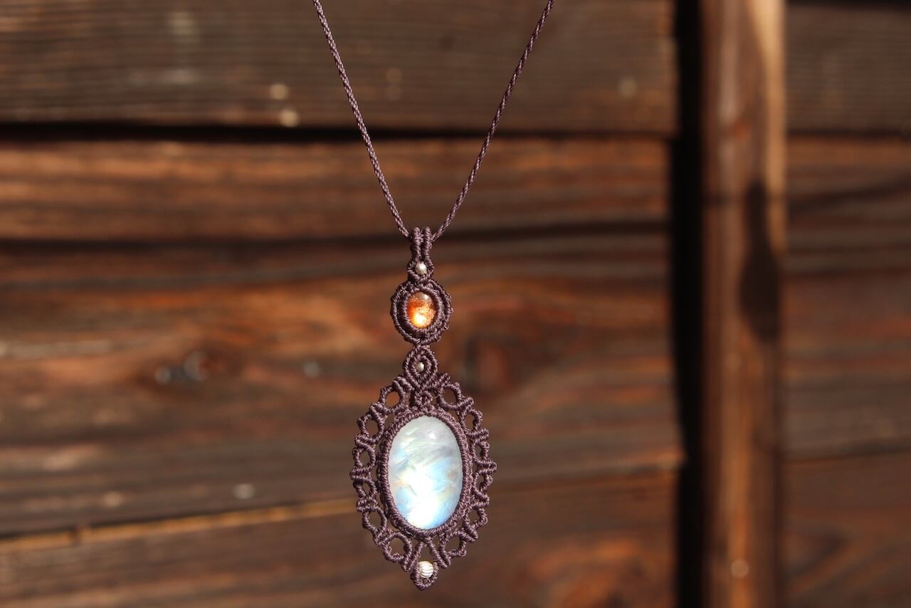 Rainbow moonstone & Sunstone micro macrame pendant