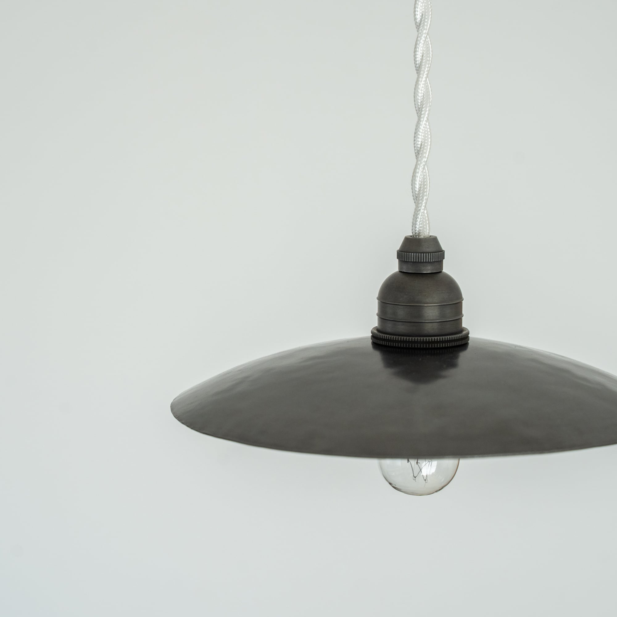 受注製作】ペンダントランプ E17＜コリーヌ180＞ / 真鍮黒染め pendant