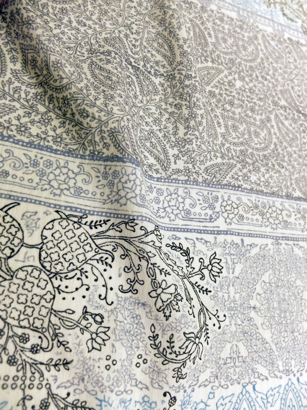 【受注商品】Rumi Rockきもの「木版更紗」生成り青　[A738]