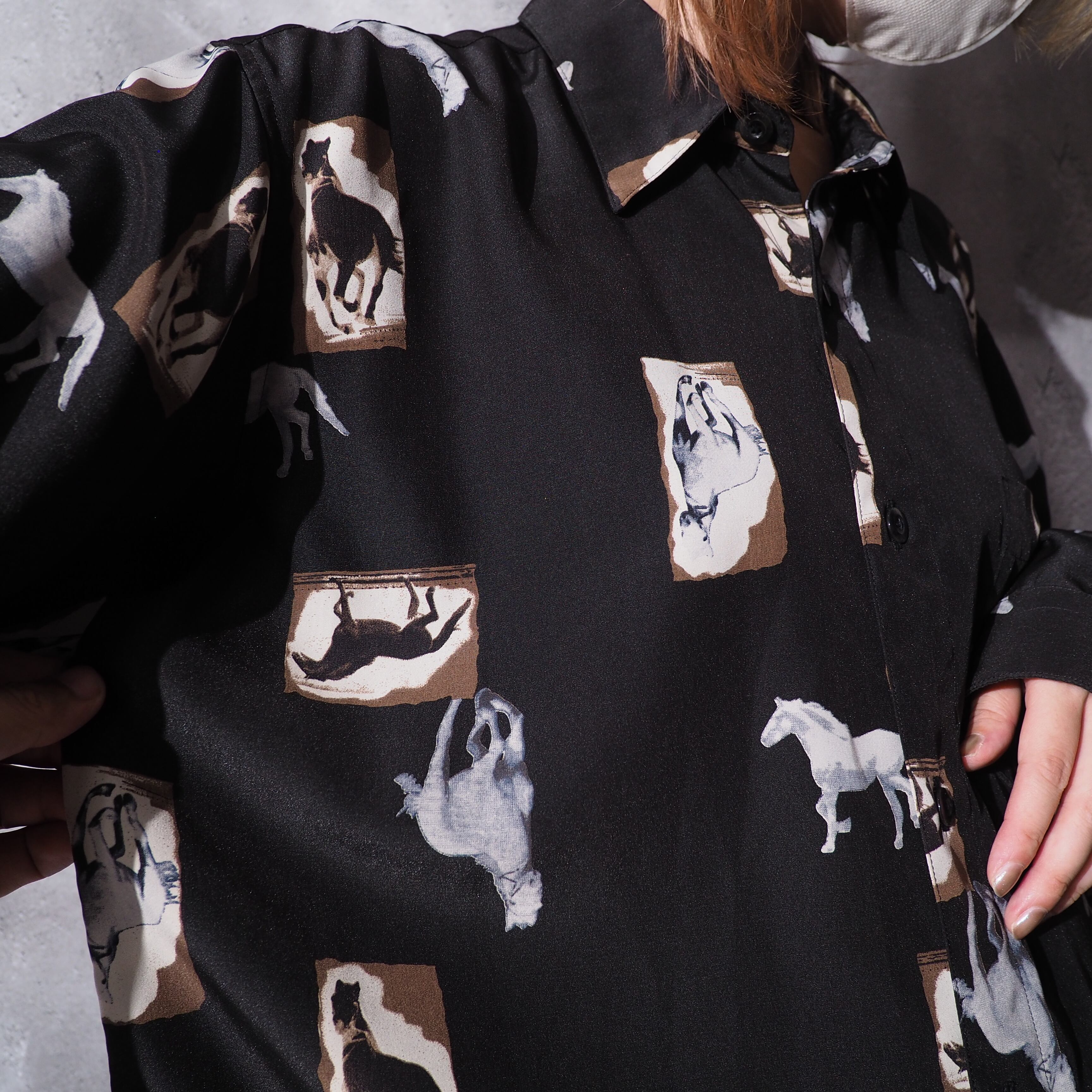 Horse animal printed black box silhouette drape shirt
