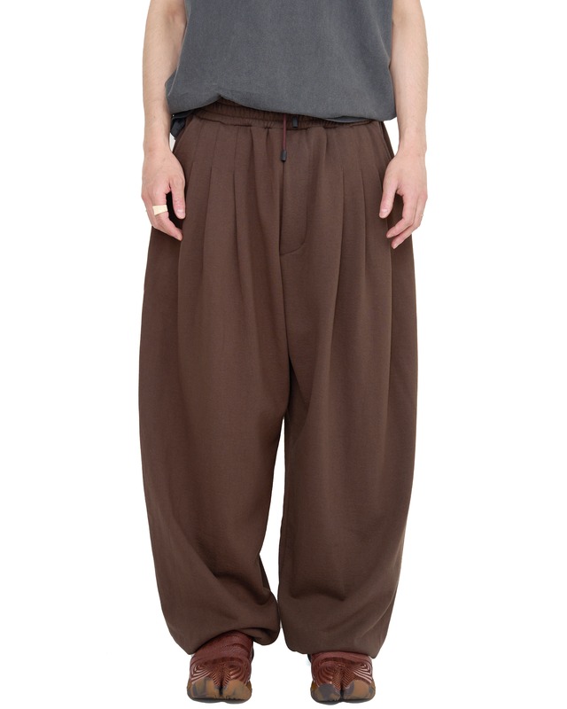 ROTOL "Triple Tuck Sweatpants〔BROWN〕"