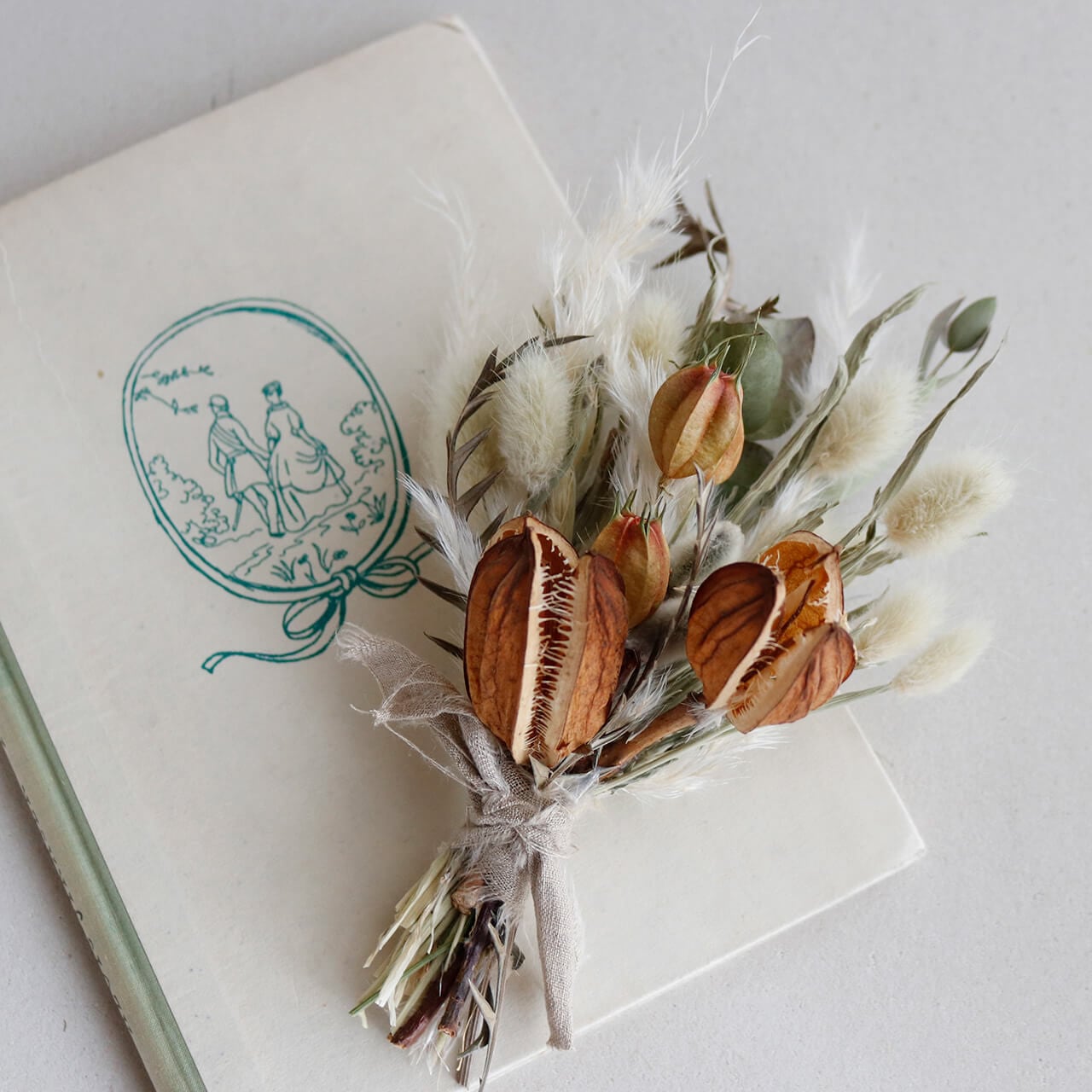 【1点もの】ウバユリとニゲラ ネコヤナギのふわふわミニブーケ * ドライフラワー ブーケ 花束 グリーン ホワイト 北欧 ナチュラルインテリア 開店祝い 誕生日 ナチュラル かわいい ボタニカル おしゃれ 春色 玄関