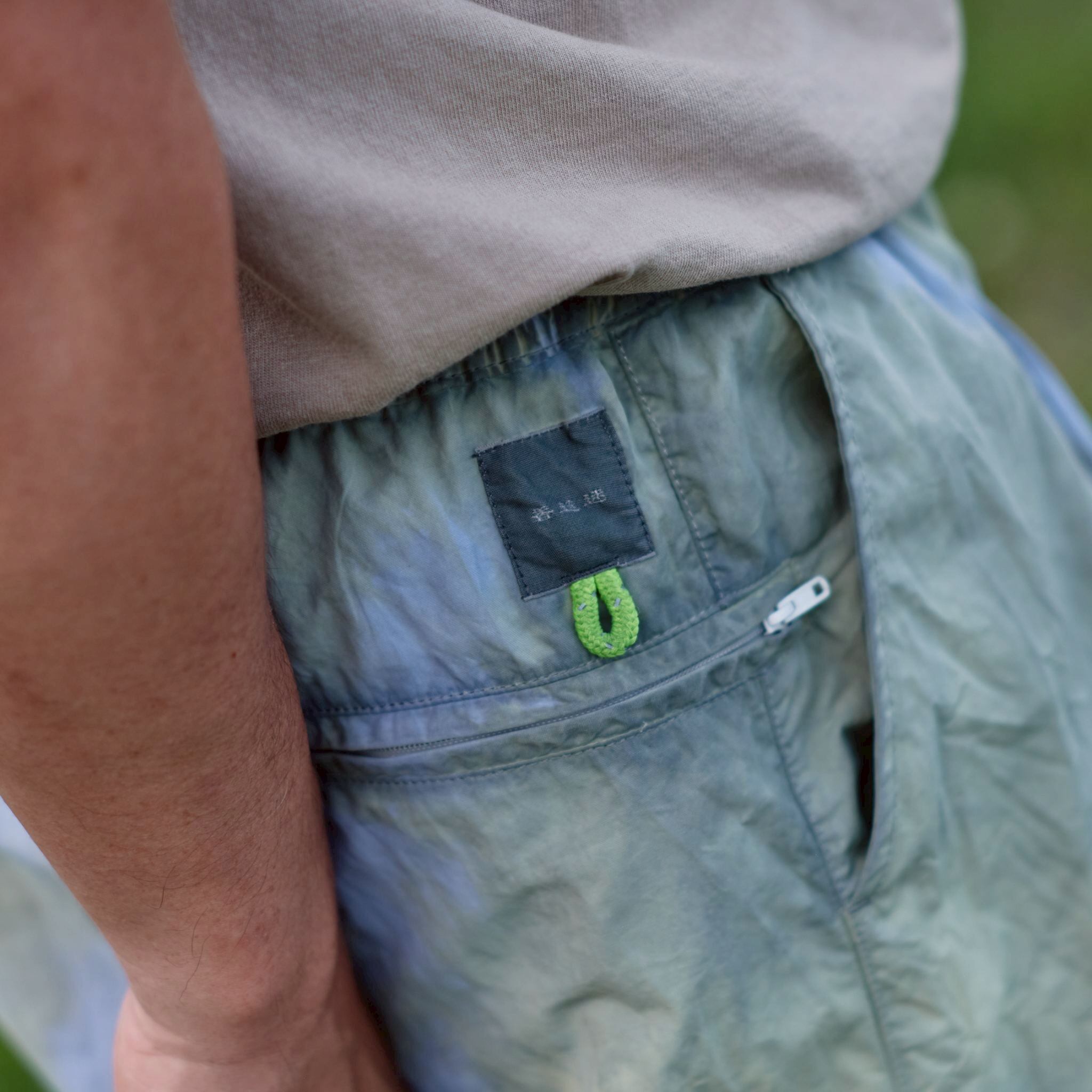 迷迭香（マンネンロウ）/ NYRON HARVEST TRAINER 噴湯丘 Edition <Tie