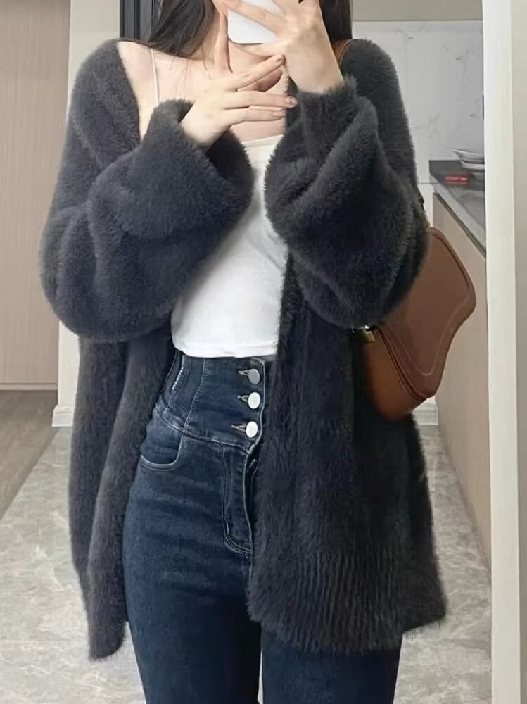 表情豊かなモテアイテム 深Vネックシャギーニットカーディガン 羽織り ふわふわ 大人可愛い カジュアル きれいめ トレンド おしゃれ デート 着回し 着映え 体型カバー 華奢見え 大きいサイズ 韓国 CH10030