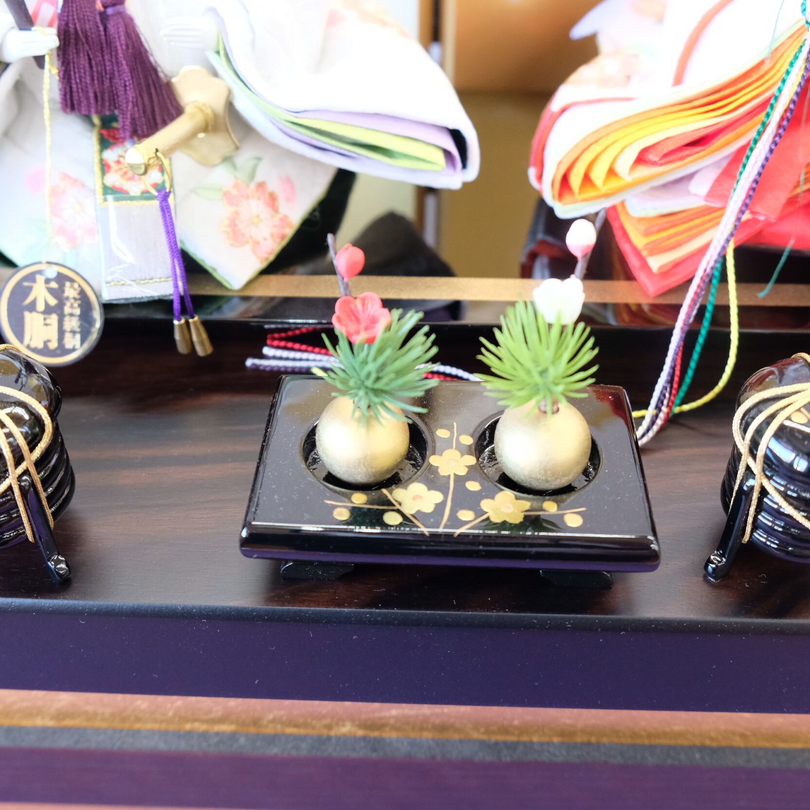 人形の九月屏風と黒檀