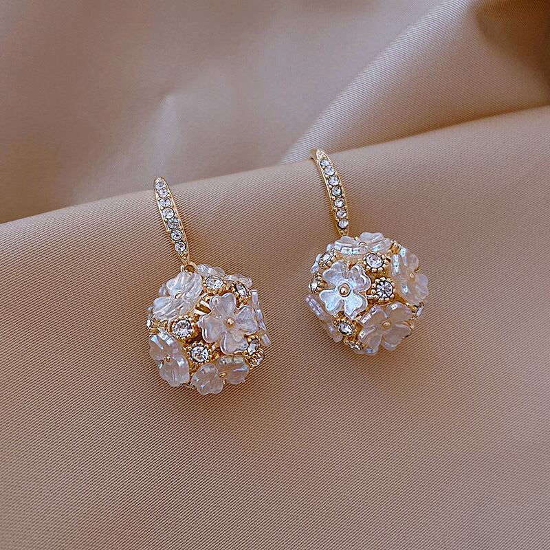 フラワーボールピアス  22211