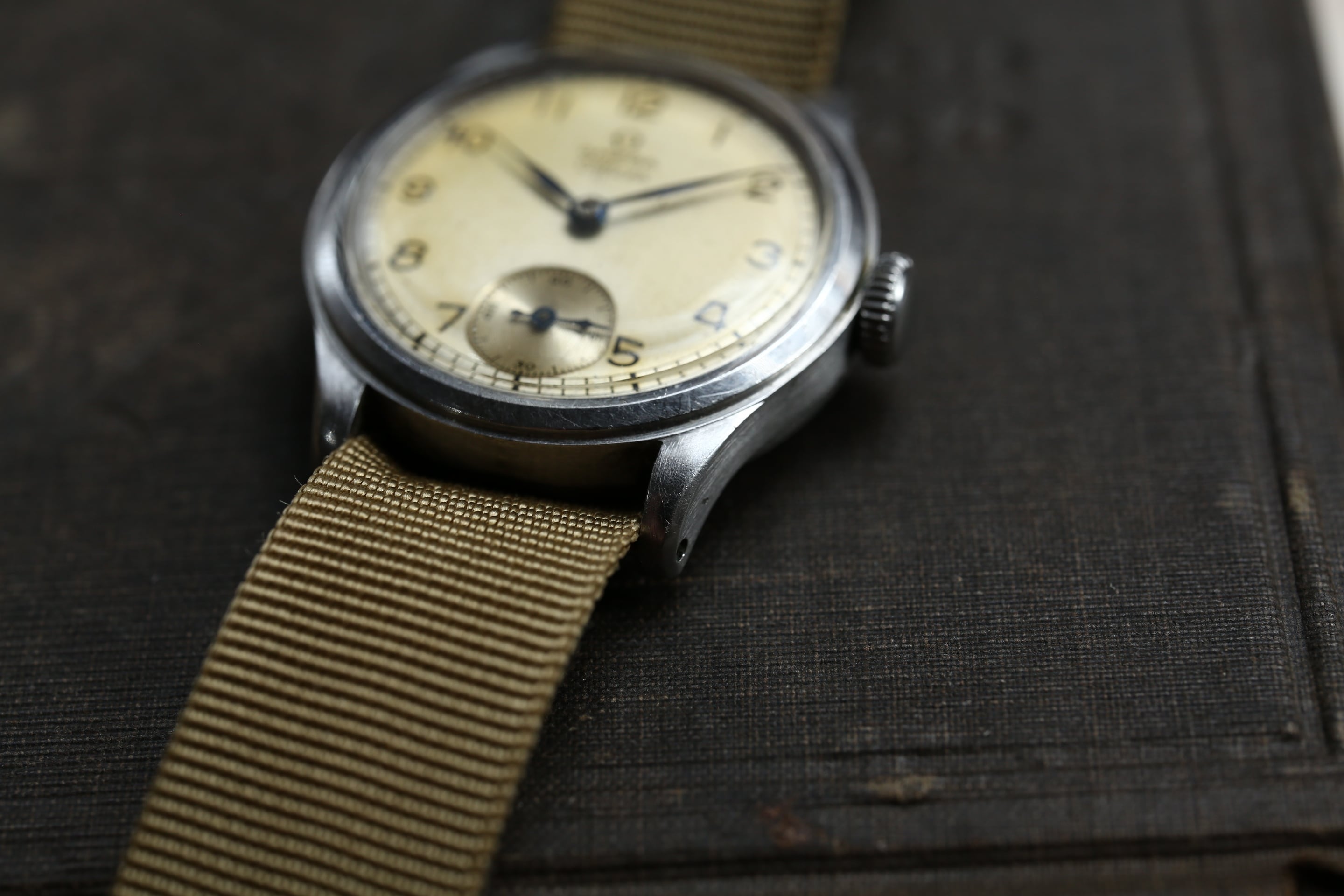オガサカ＆デサント　ビンテージモデル　限定品　ウェア　サイズ　L OMEGA】 1940's オメガ オフィサー スウェーデンモデル ホワイト