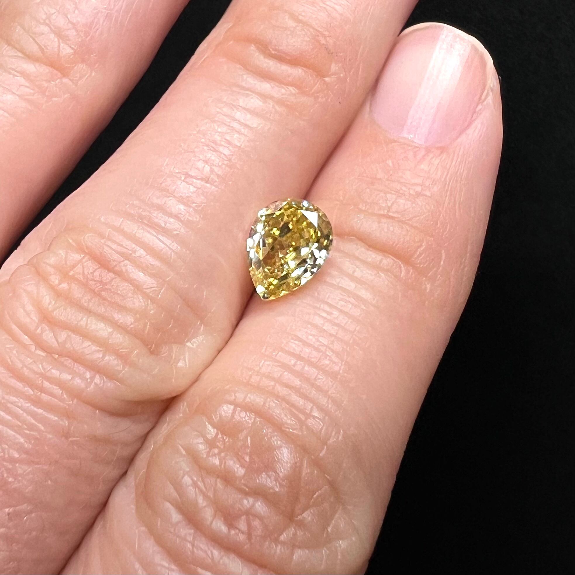 ファンシーイエロー 相当 モアッサナイト ペアシェイプ 1.3ct ルース