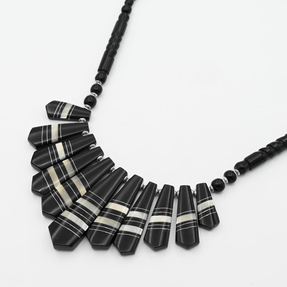 Mother Of Pearl Accent Cow Horn Link Necklace / Africa