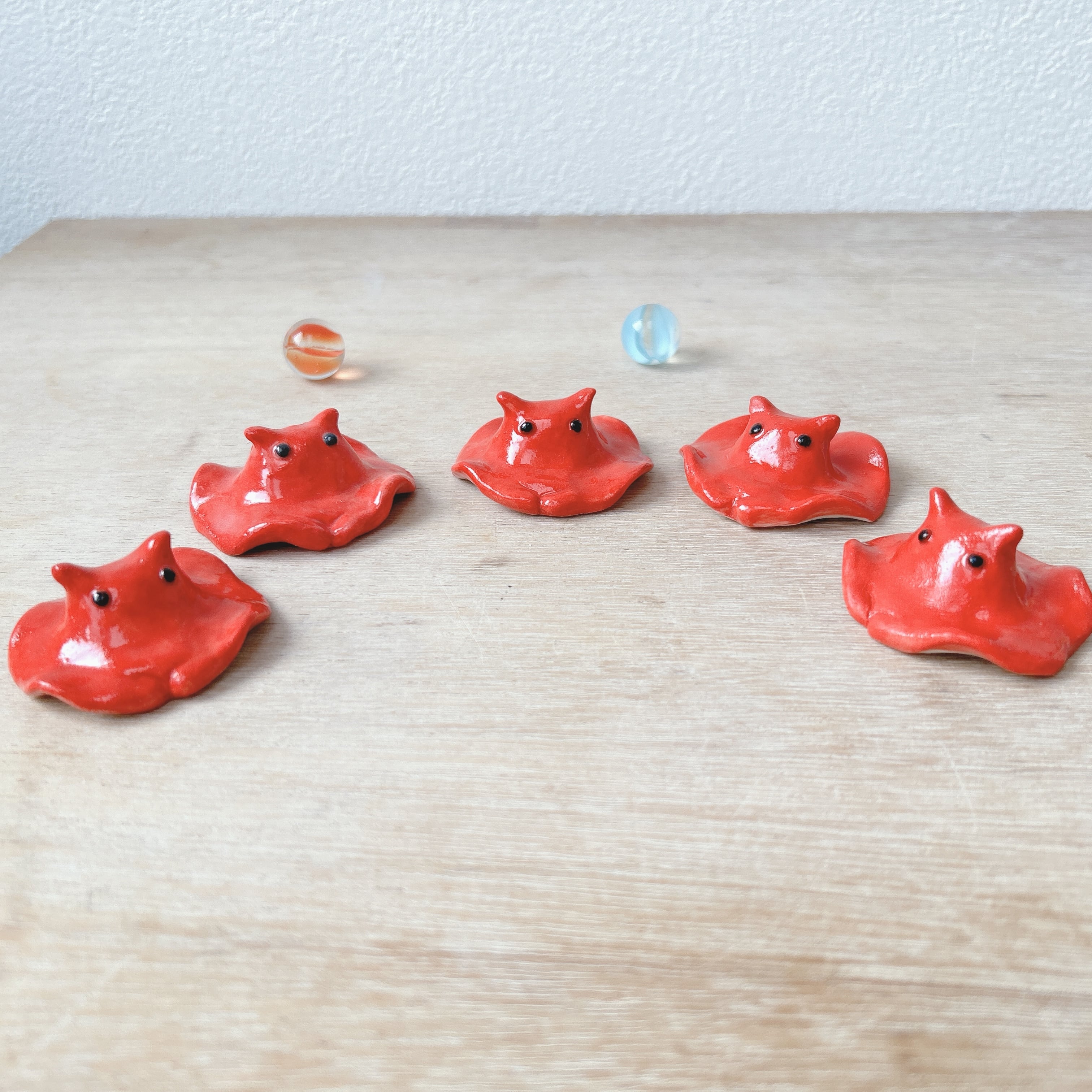 陶器　メンダコ メンダコの箸置き（レッド） | 陶器のことり