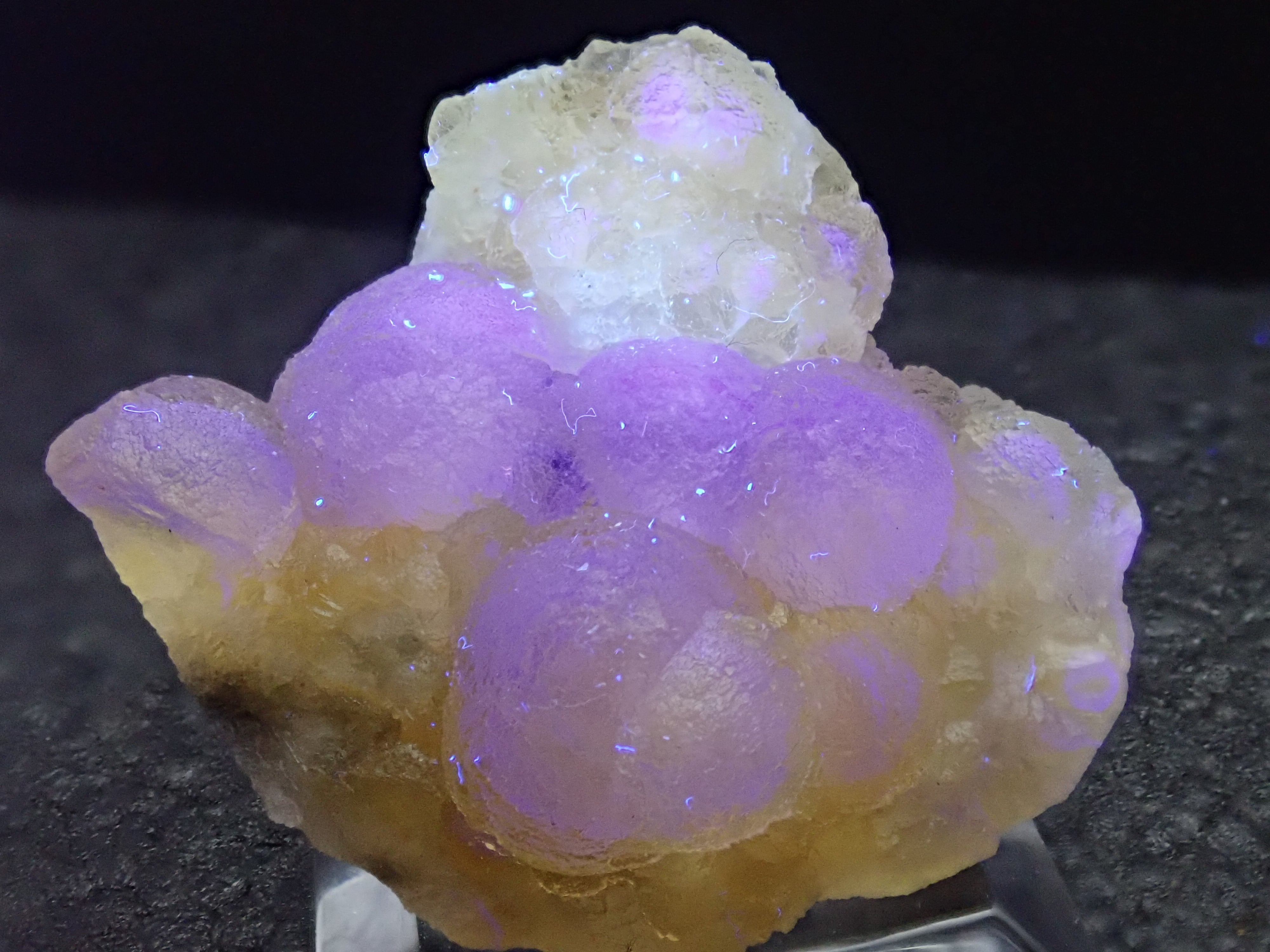 もこもこ】球状フローライト 蛍石 原石 標本 | 石処たっちゃん