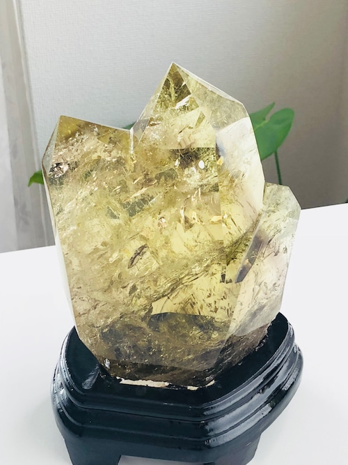 繁栄や富をもたらす石！シトリンの大きな塊(虹入り)