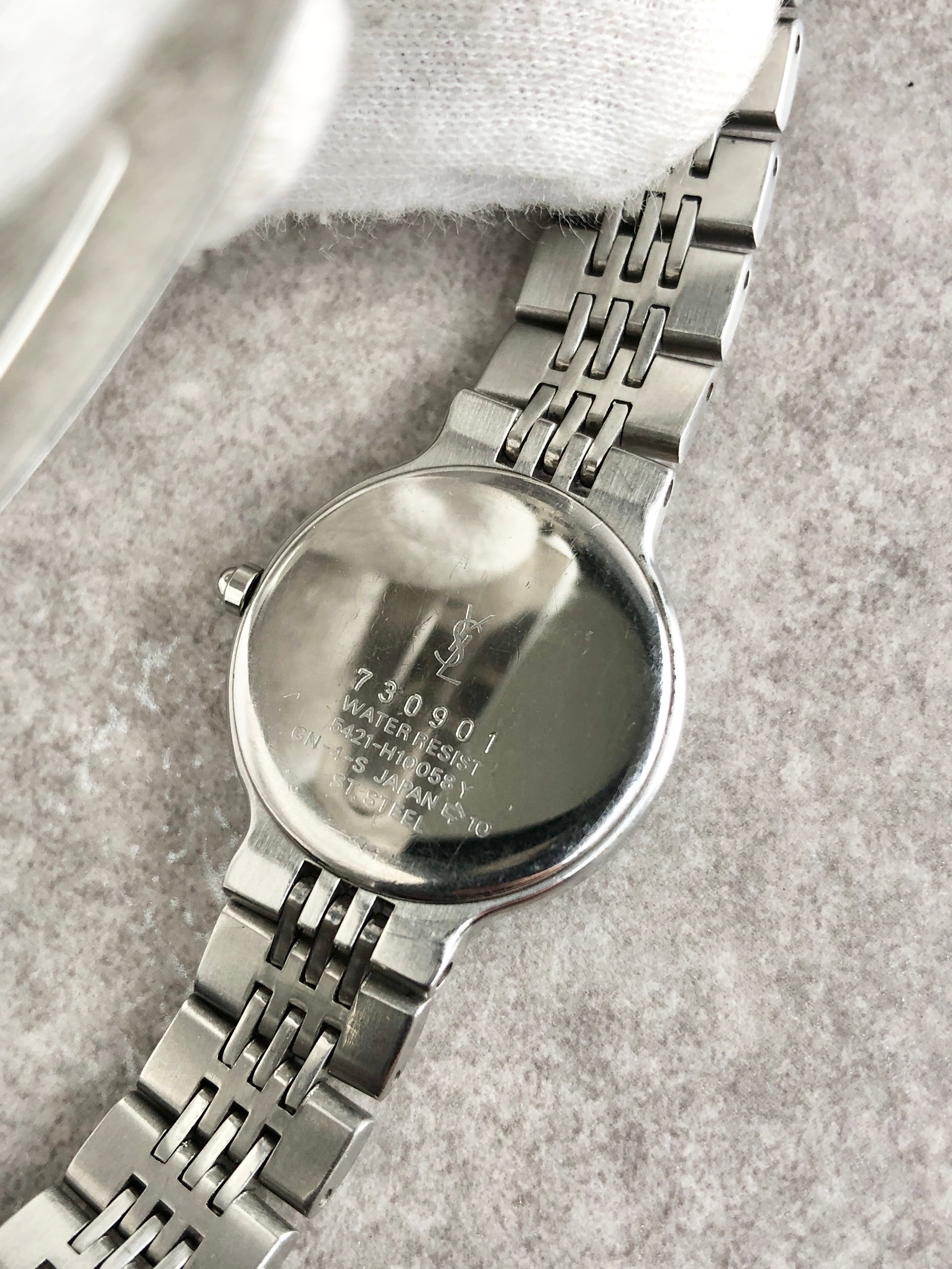 Yves Saint Laurent アナログ腕時計 シルバー Yves Saint Laurent イヴ・サンローラン 腕時計 シルバー ローマン