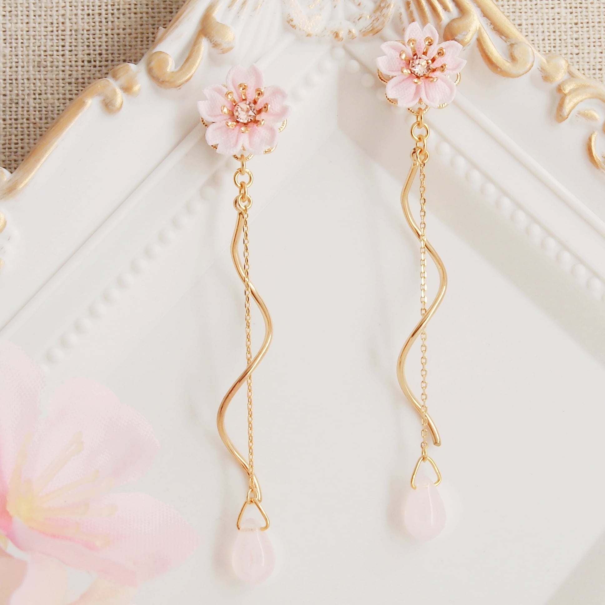 つまみ細工＊ 桜の花しずく ピアス イヤリング ~花の宴~ 】---フラワー