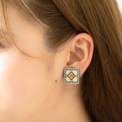 マジョリカ　花枠　ピアス/イヤリング