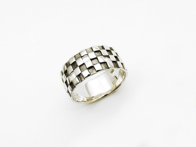 Japone. ICHIMATSU Ring Pt900 (L)【市松模様リング,プラチナ900,幅(L)】※一部ブラックルテニウムコーティング仕様 ※日本製、自社工場で制作オリジナル作品