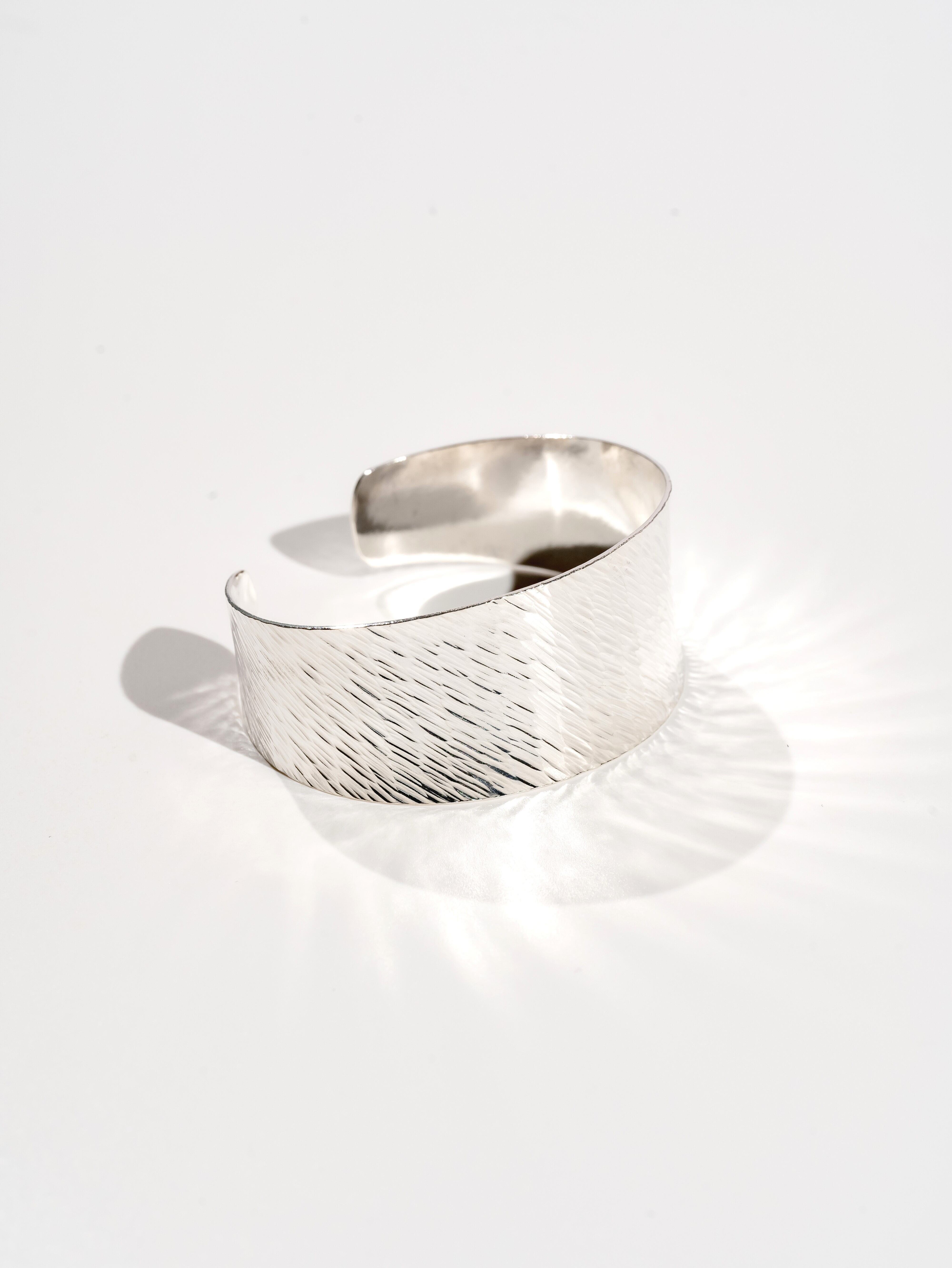 Vintage sterling silver modern hammer processing cuff bracelet