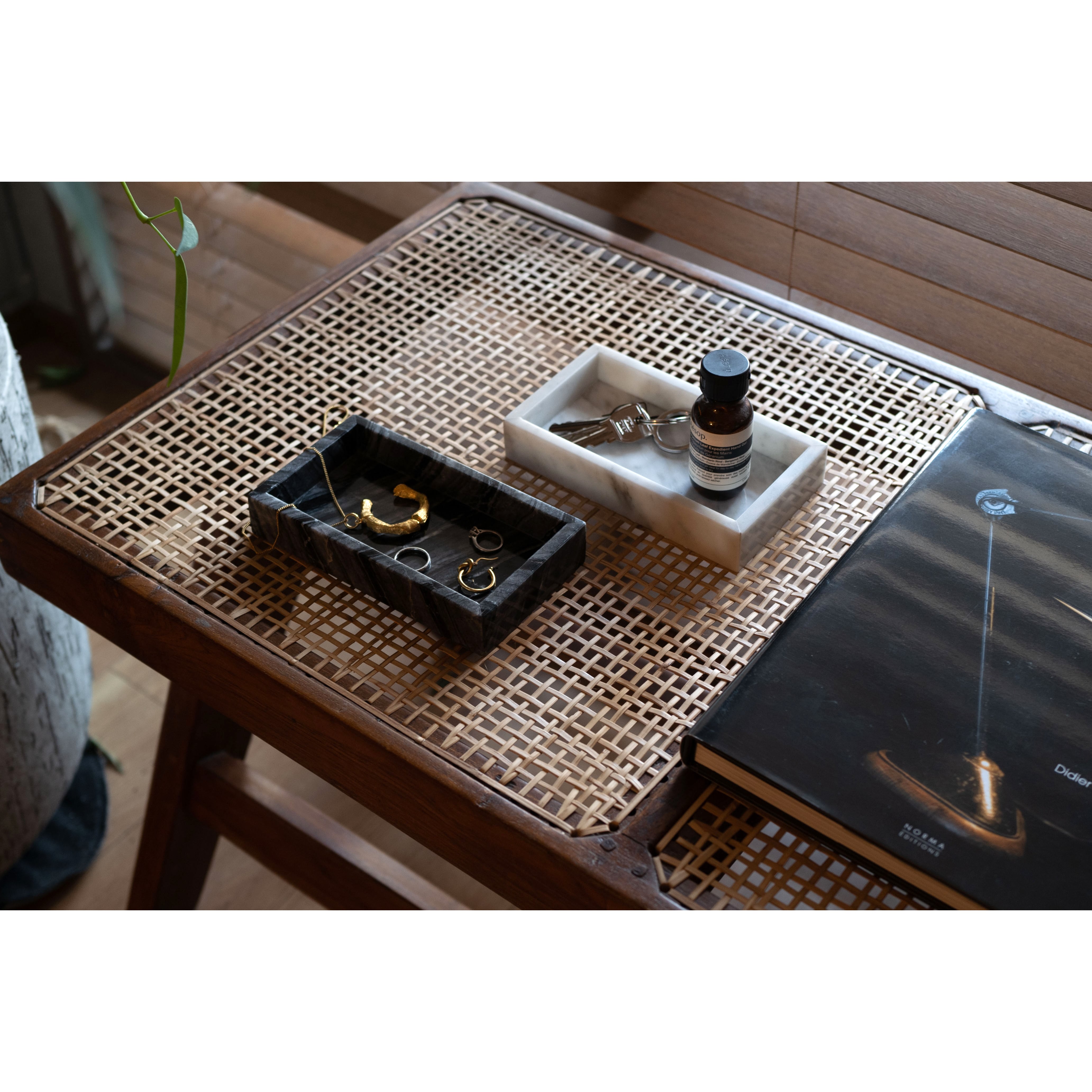 MARBLE TRAY - Bianco Carrara × Small｜大理石トレー | TOME HOME
